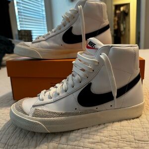 Nike Blazer Sneakers